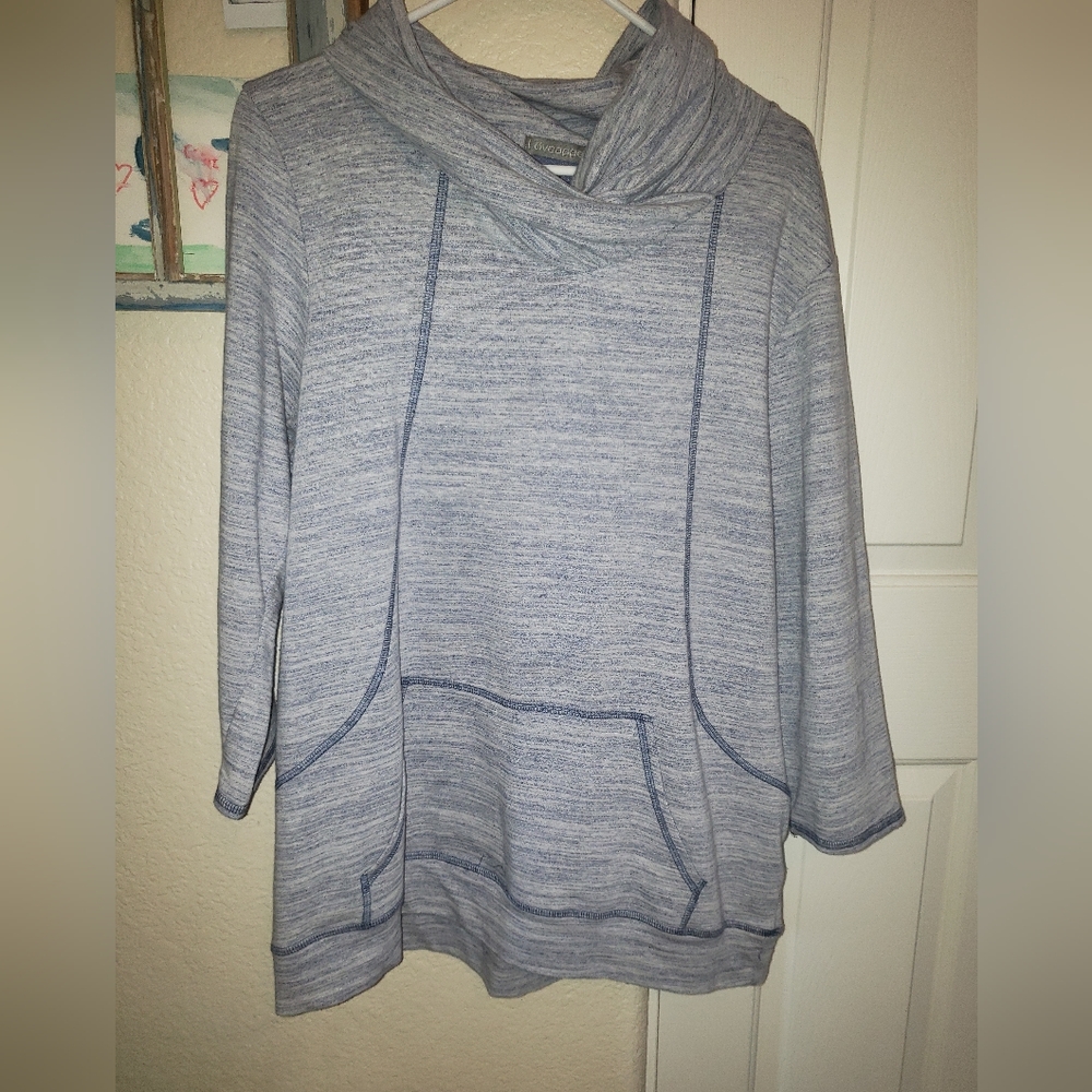 Loveappella light weight sweater